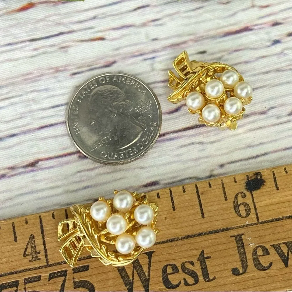 Vintage Faux Pearl Cluster Clip On Earrings‎
